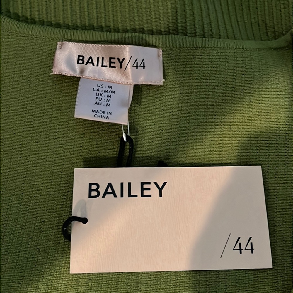 NWT Bailey 44 Ruffled Shell - Picture 7 of 8